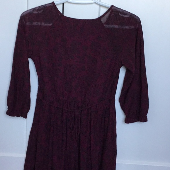 Lace dress - Picture 4 of 5